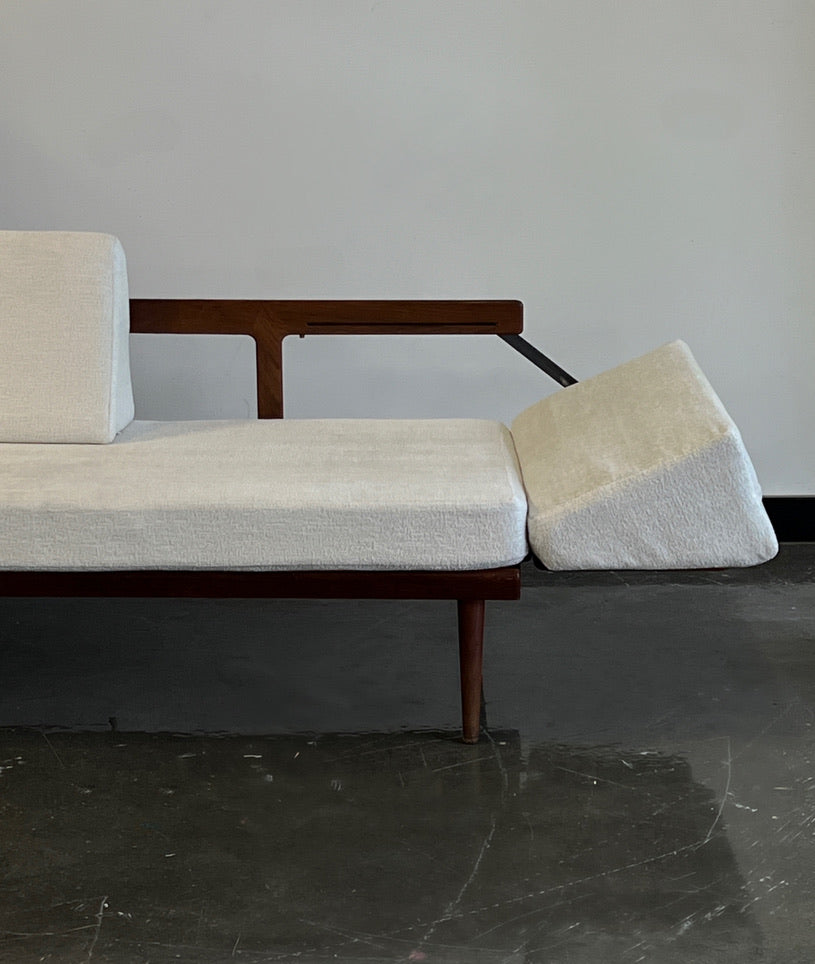 Peter Hvidt & Orla Mølgaard-Nielsen Daybed / Sofa Produced by France & Son, 1960s