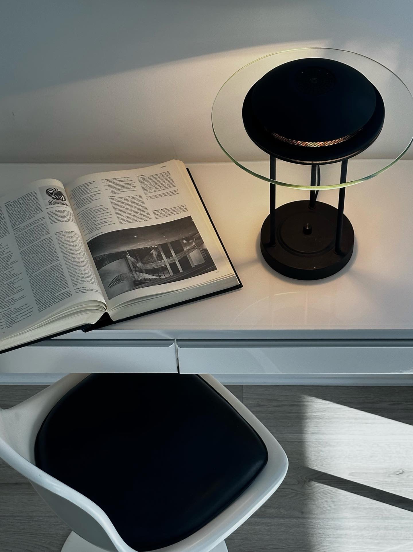 The 1980s black Saturn Desk Lamp in the style of Robert Sonneman