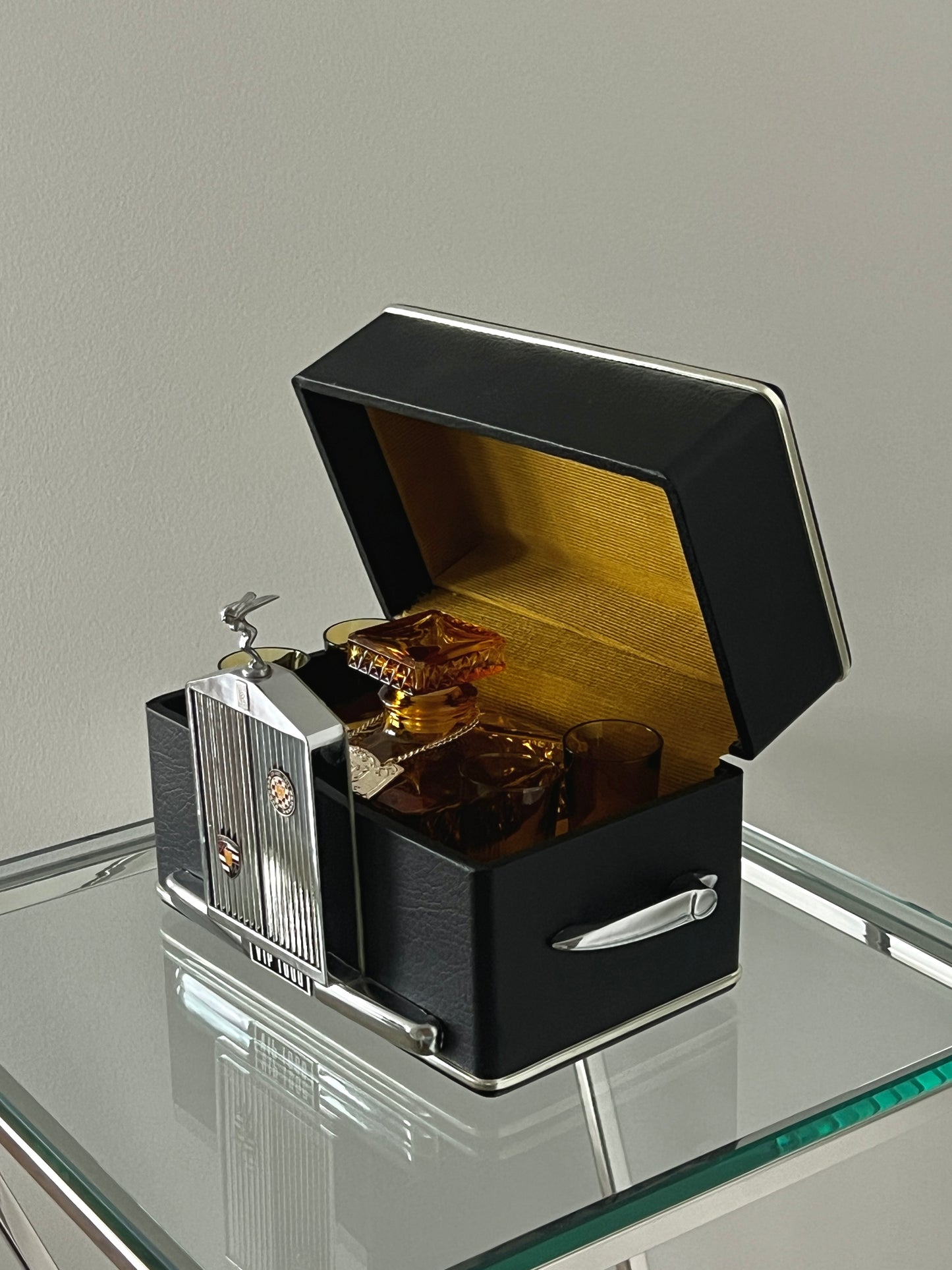 The Rolls-Royce VIP 1000 Decanter set, 1960s