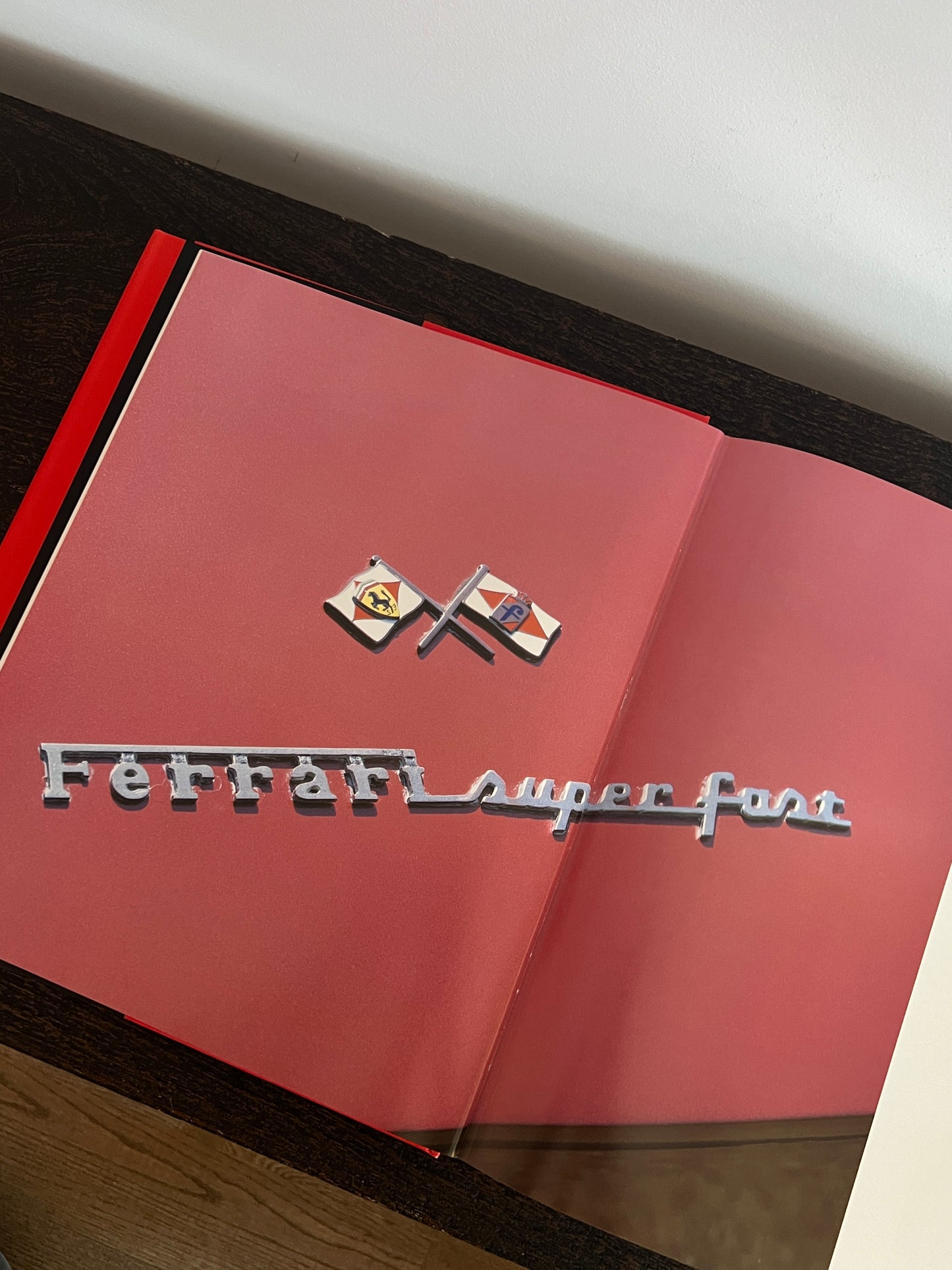 Ferrari - La fabuleuse histoire du cheval cabré by Stuart Gallagher and Helen Smith