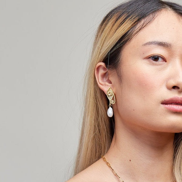 Golden Ayla Pearl Earrings