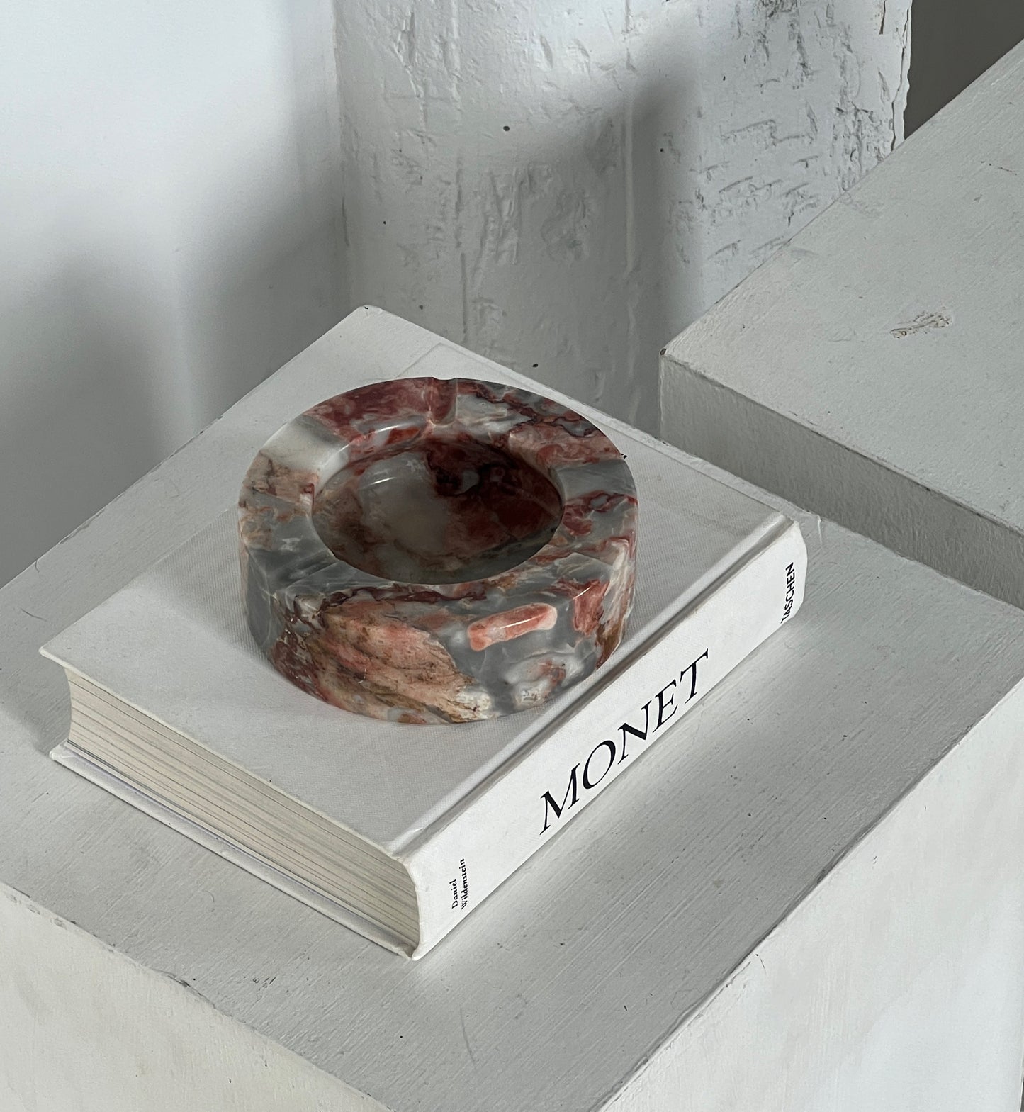 Mid-century Italian pink marble Ashtray or Vide-Poche Catchall