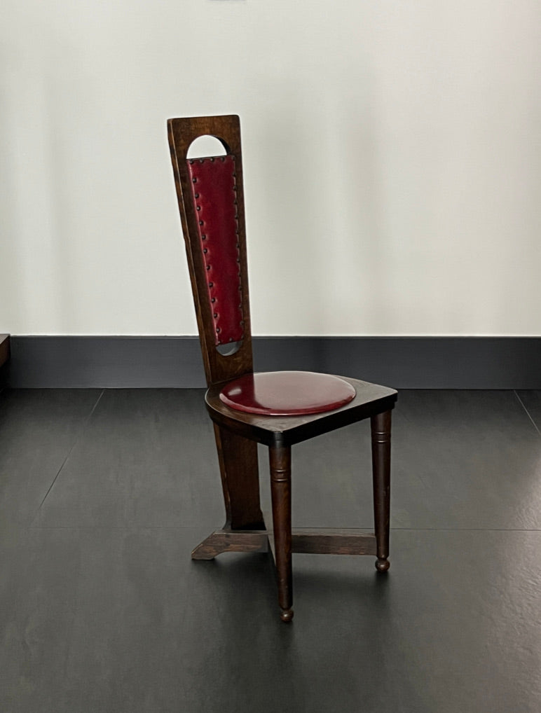 Sculptural oak chair, 20th century