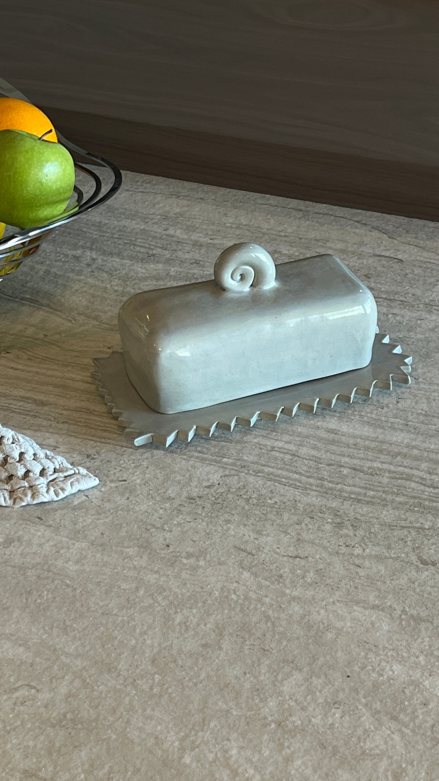 Spiral butter dish