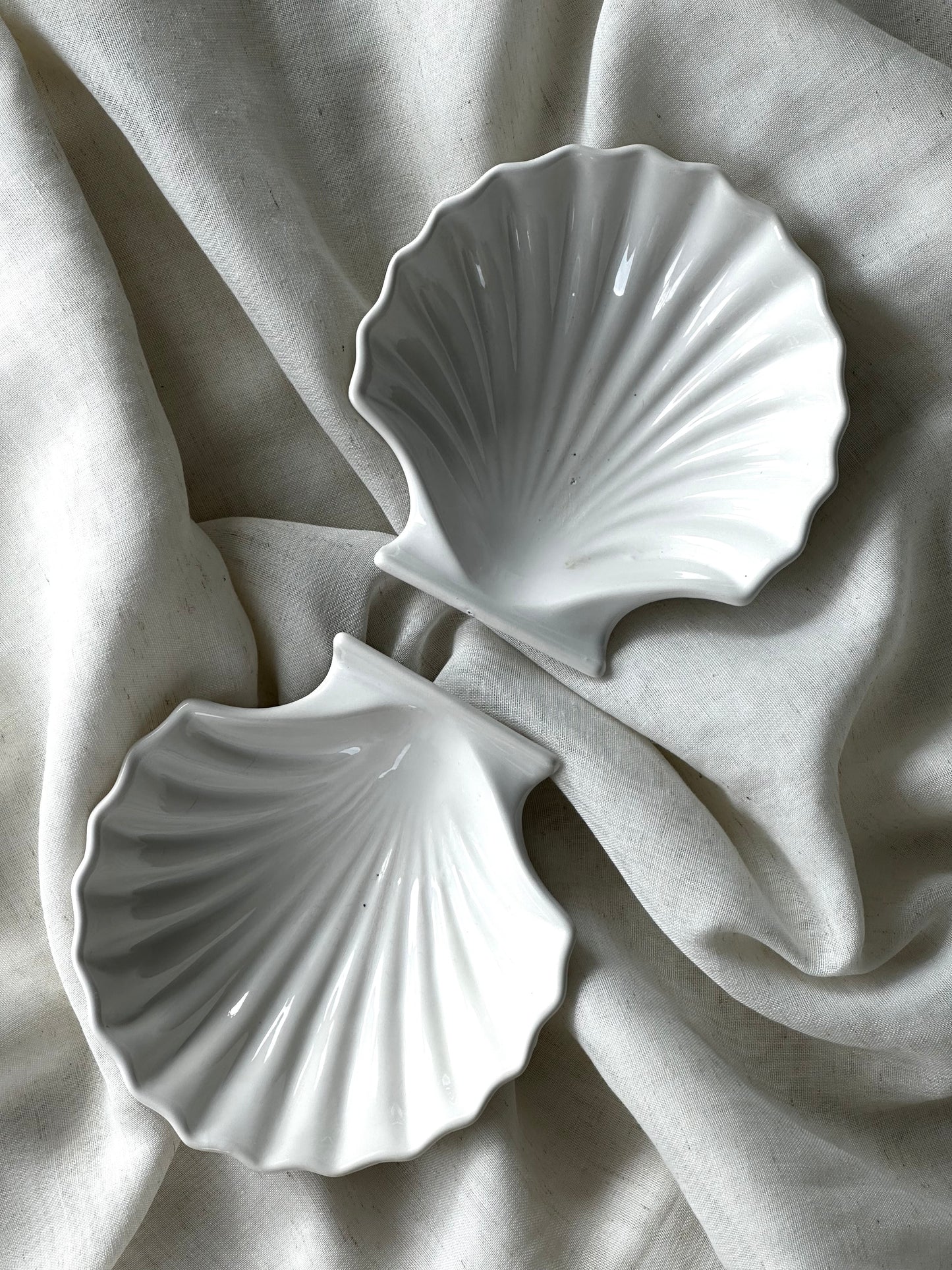 Vintage Ceramic Shell Plates - Set of 2