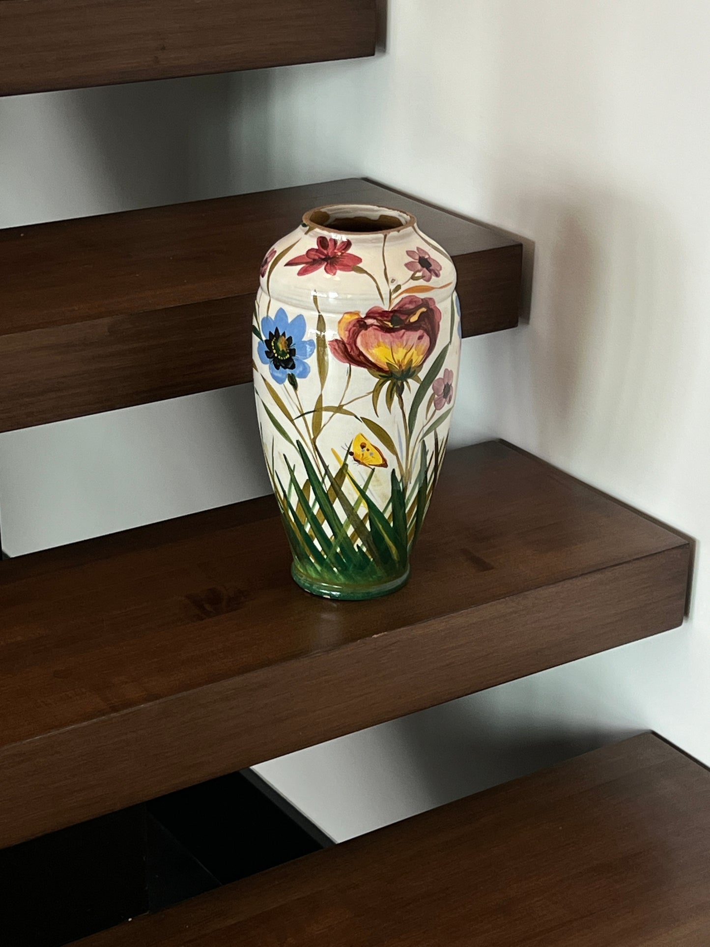 Hand painted Italian vase, 1840